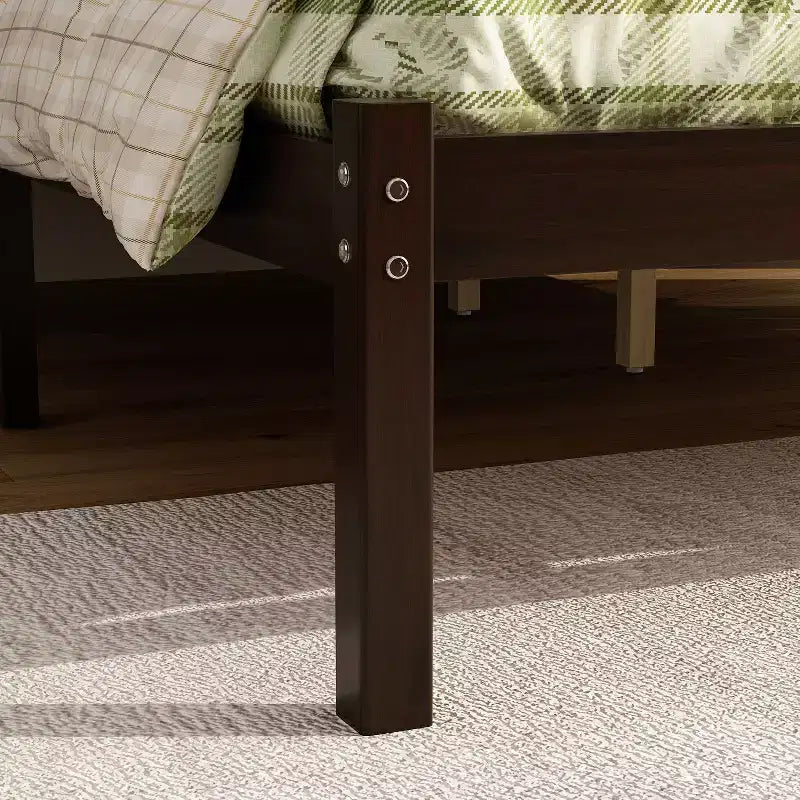 Letto a piattaforma in legno massiccio nero con testiera imbottita, Per 1-2 persone