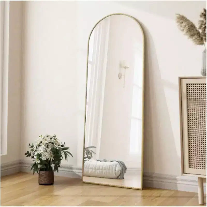 Specchio a figura intera da pavimento ad arco nero/oro da 45,7 cm x 147,3 cm, autoportante, per 1 persona