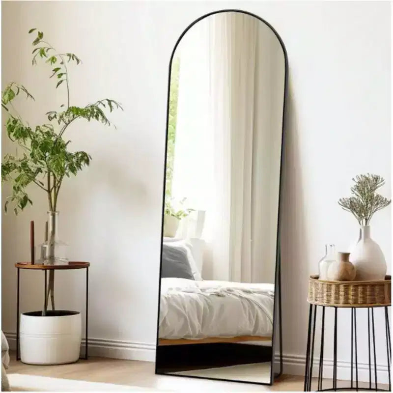Specchio a figura intera da pavimento ad arco nero/oro da 45,7 cm x 147,3 cm, autoportante, per 1 persona